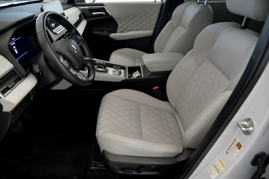 Used 2022 Mitsubishi Outlander SEL image 15