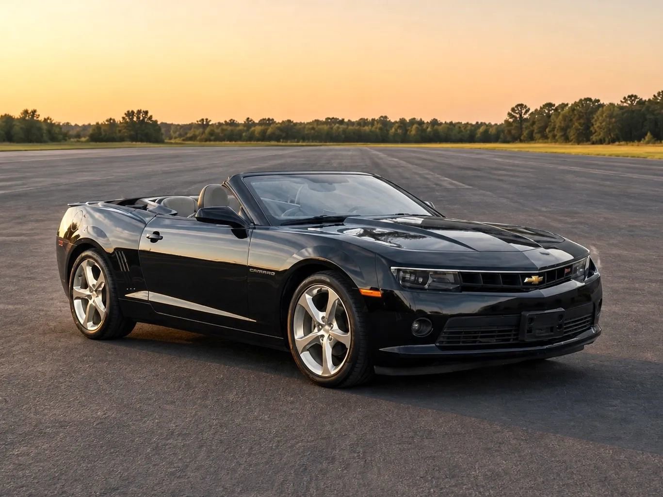 Used 2015 Chevrolet Camaro LT w/ RS Package RWD image 2