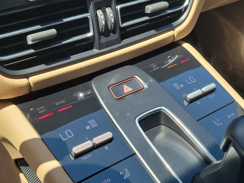 Certified 2022 Porsche Macan image 33