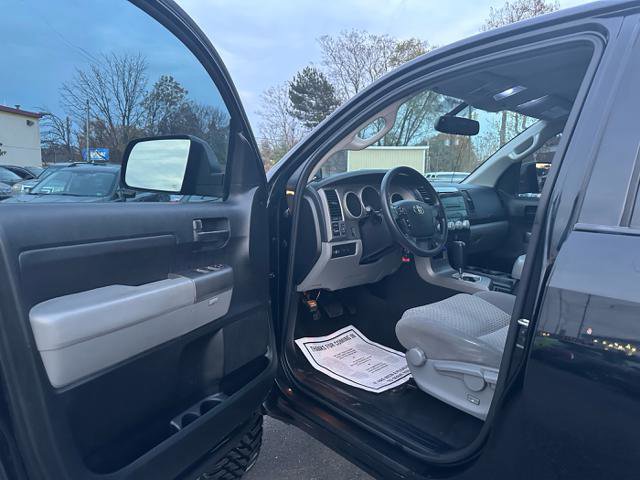 Used 2012 Toyota Tundra 4x4 CrewMax w/ Tow Pkg image 12