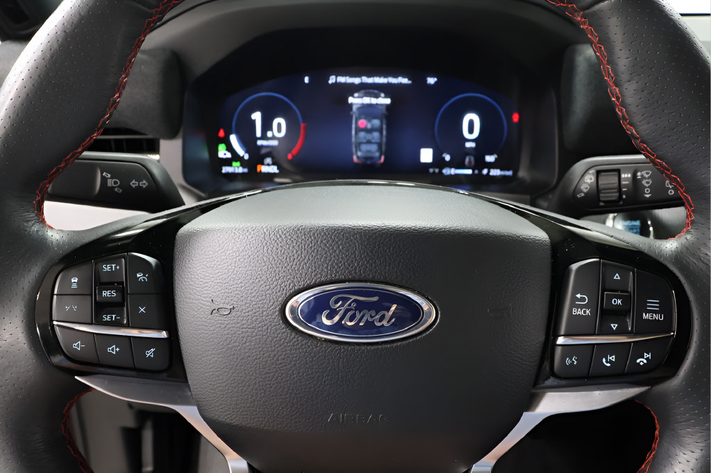 Used 2026 Ford Explorer ST-Line AWD/4WD image 31