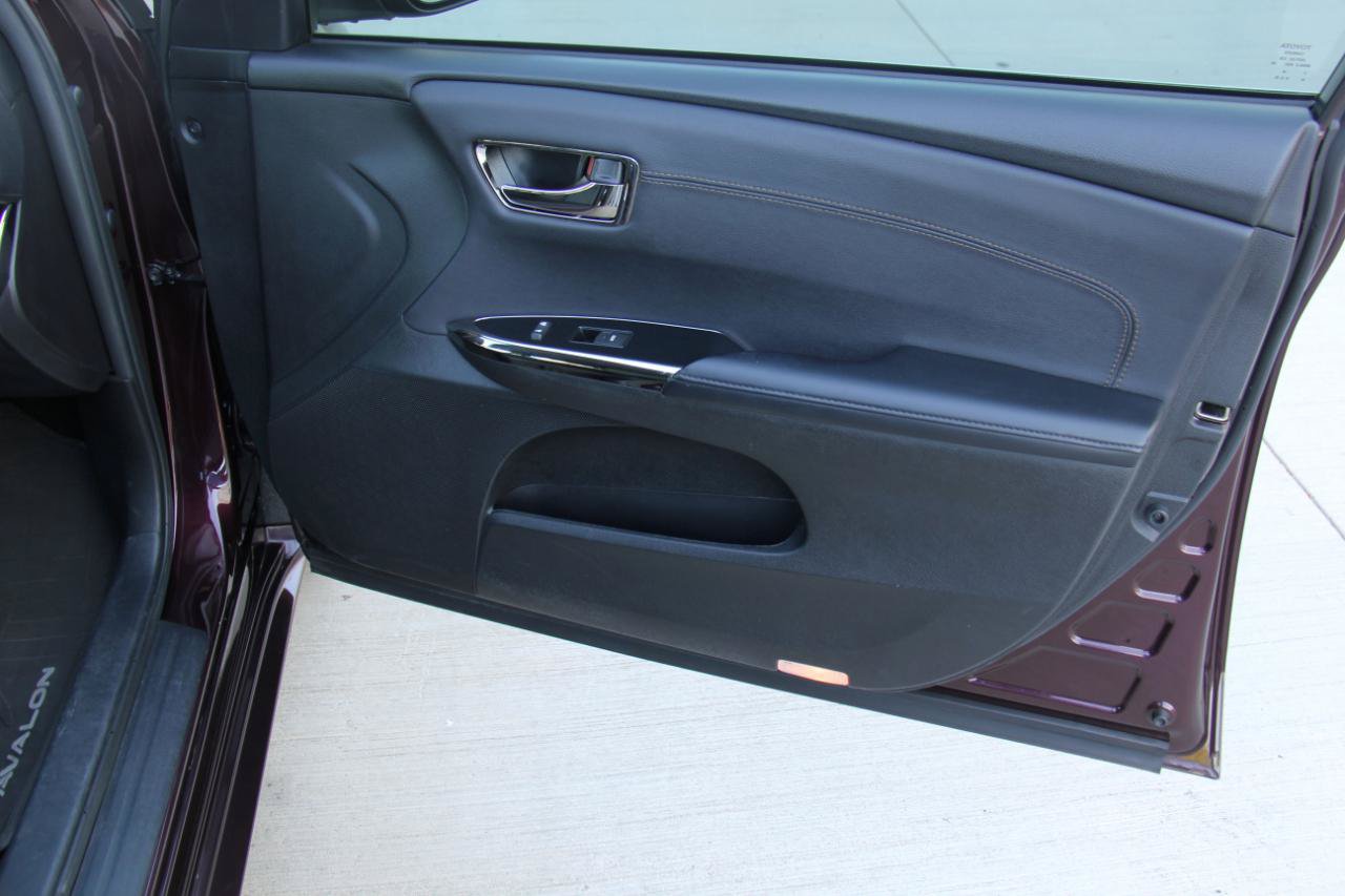 Used 2016 Toyota Avalon XLE Premium FWD image 28
