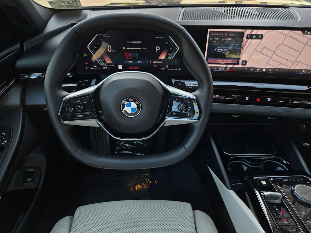 Used 2025 BMW 530i RWD image 14