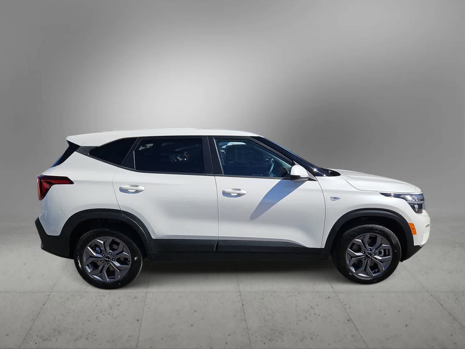 Used 2024 Kia Seltos LX AWD/4WD image 15