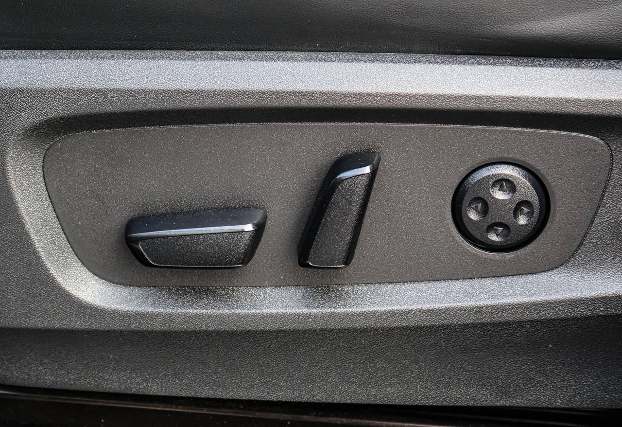 Used 2023 INFINITI QX60 Luxe w/ Cargo Package FWD image 14