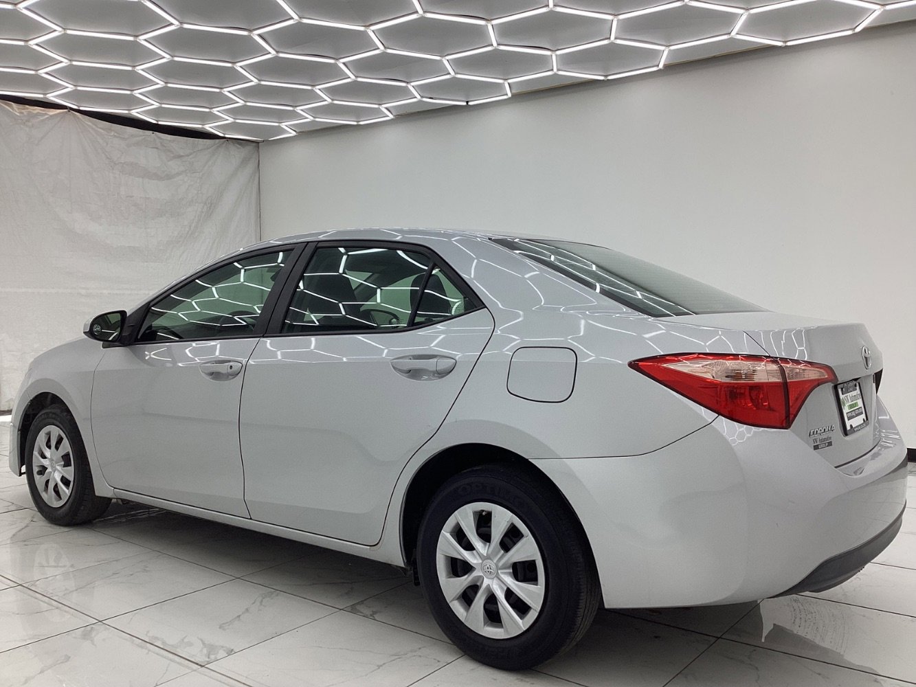 Used 2018 Toyota Corolla L FWD image 11