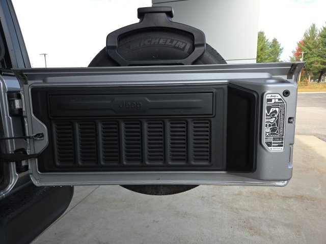 Used 2021 Jeep Wrangler Unlimited Islander w/ Uconnect 4C Nav & Sound Group image 47