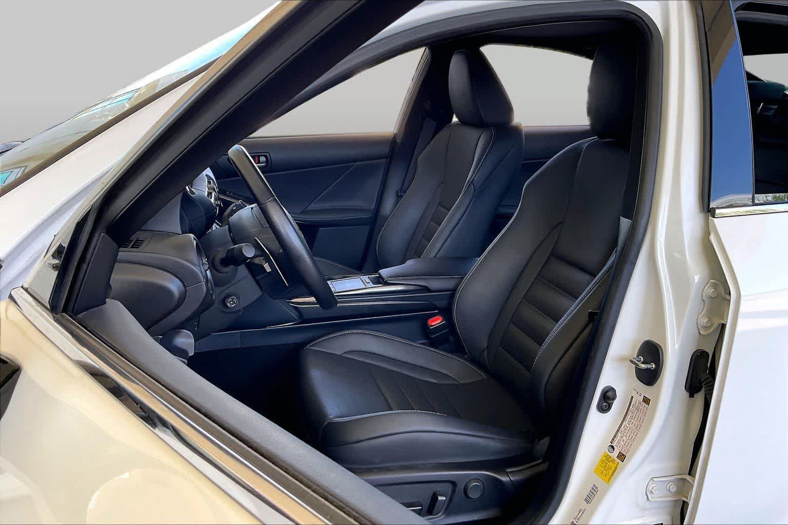 Used 2023 Lexus IS 350 F Sport RWD image 7
