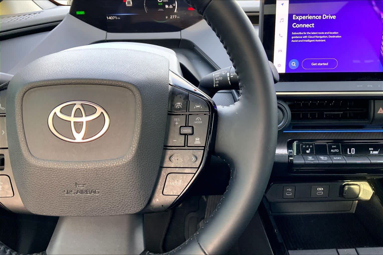 Used 2024 Toyota Prius XLE AWD/4WD image 25