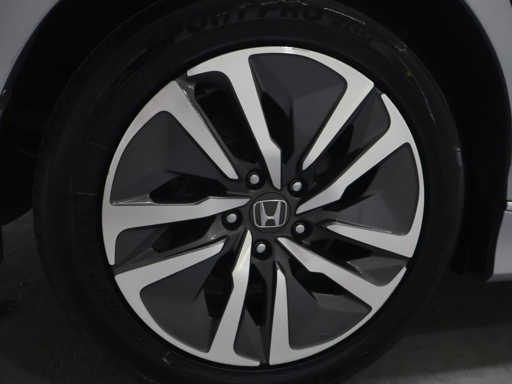 Used 2018 Honda Accord EX image 30