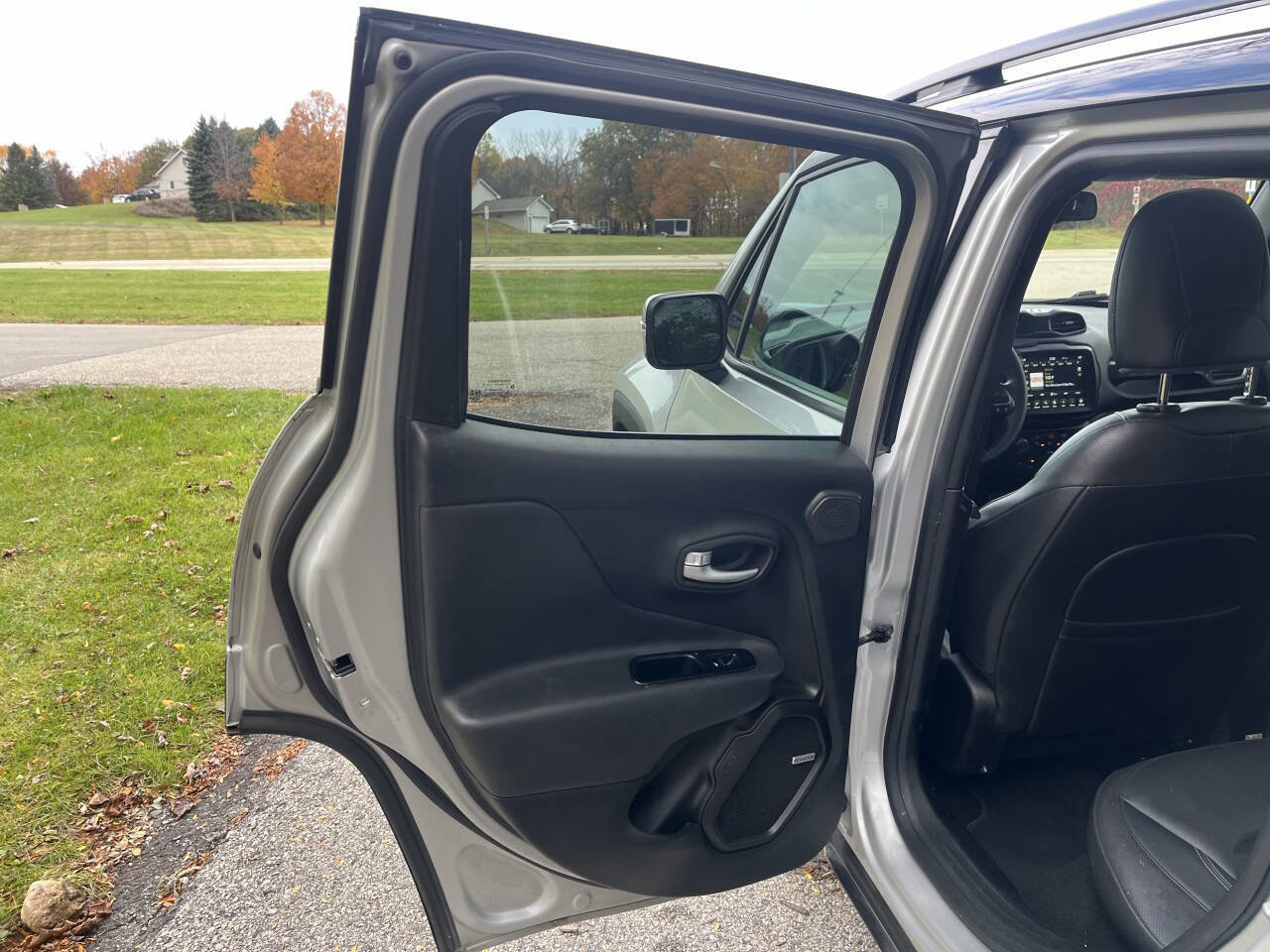 Used 2020 Jeep Renegade Altitude image 22