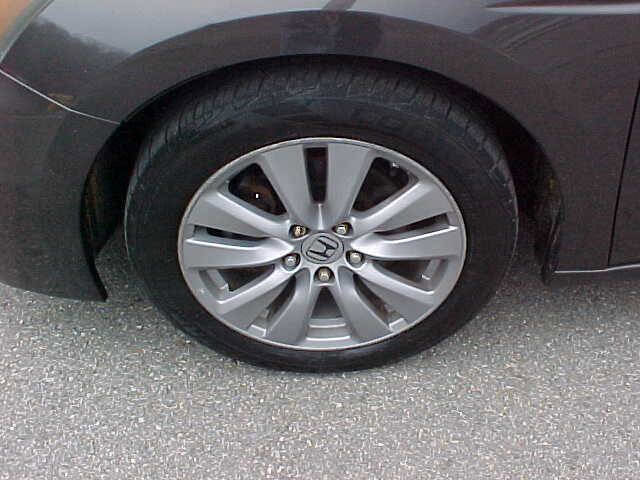Used 2011 Honda Accord EX-L image 6