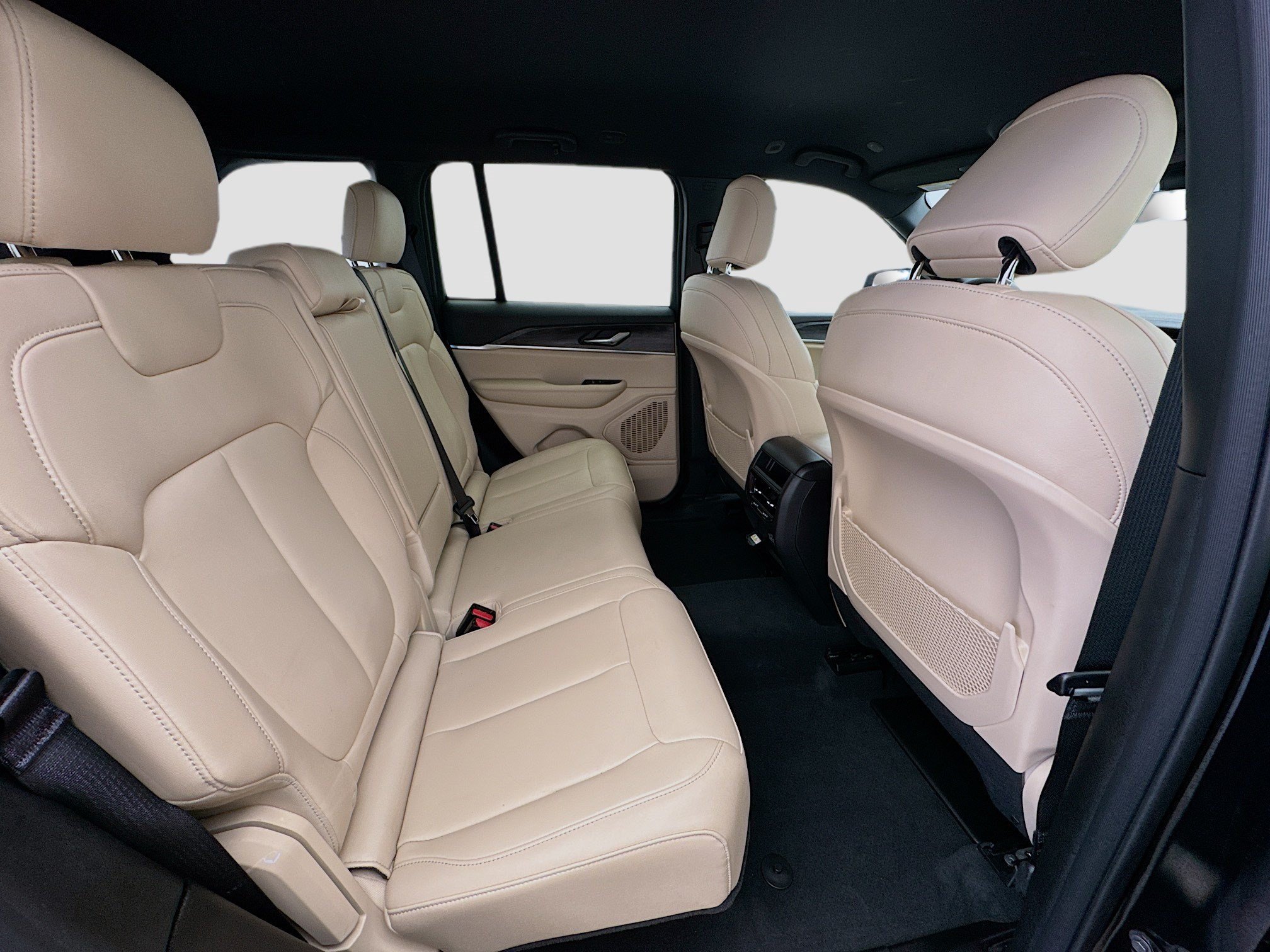 Used 2025 Jeep Grand Cherokee Limited AWD/4WD image 19