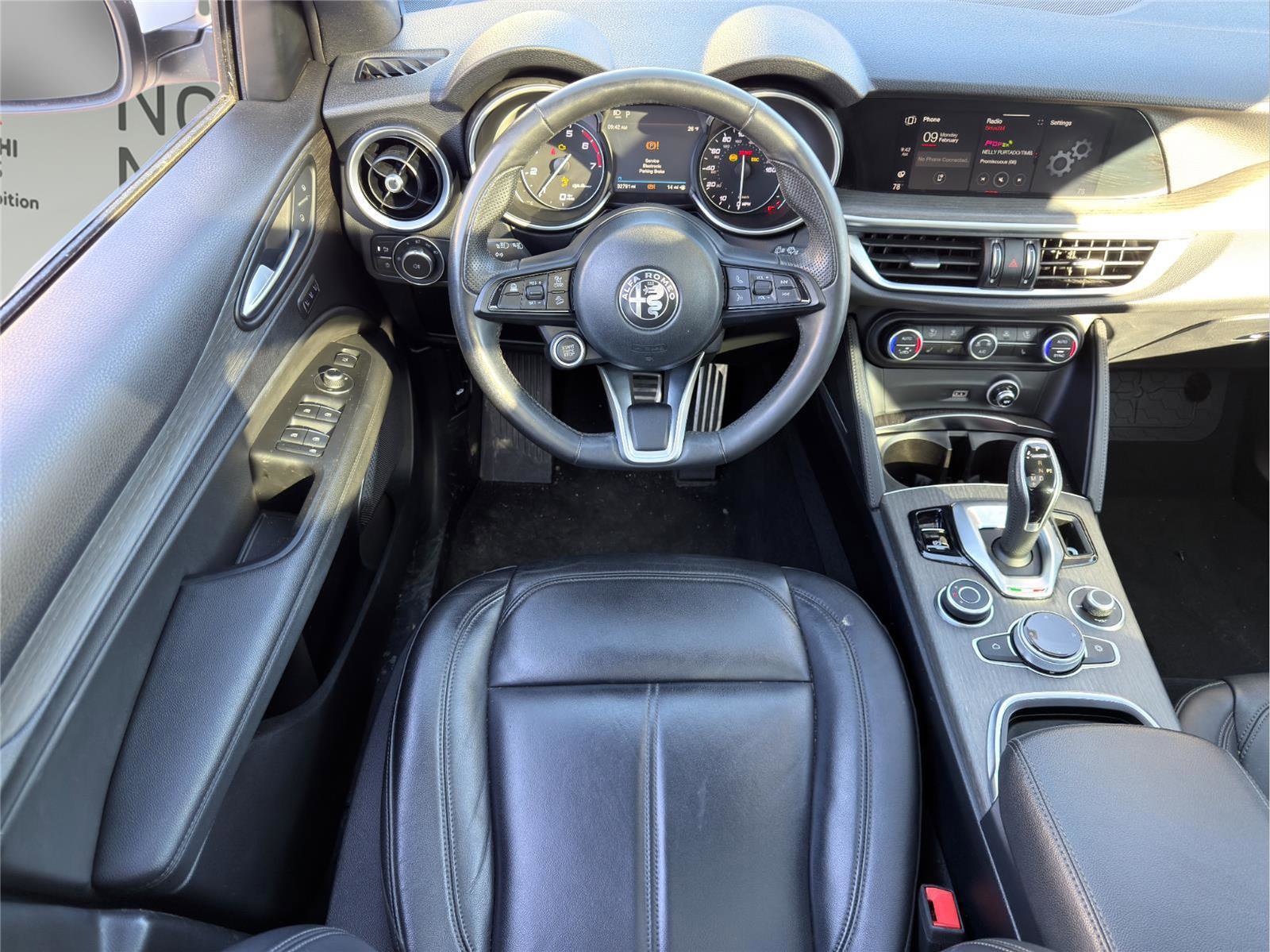 Used 2023 Alfa Romeo Stelvio Ti image 17