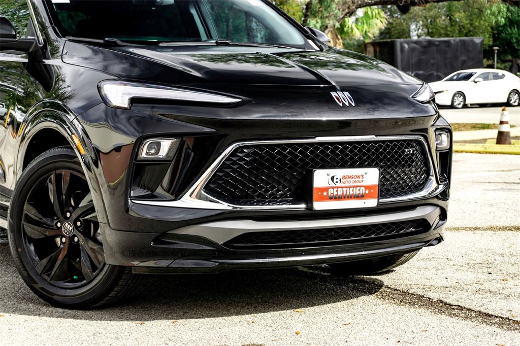 Used 2024 Buick Encore GX Sport Touring image 3