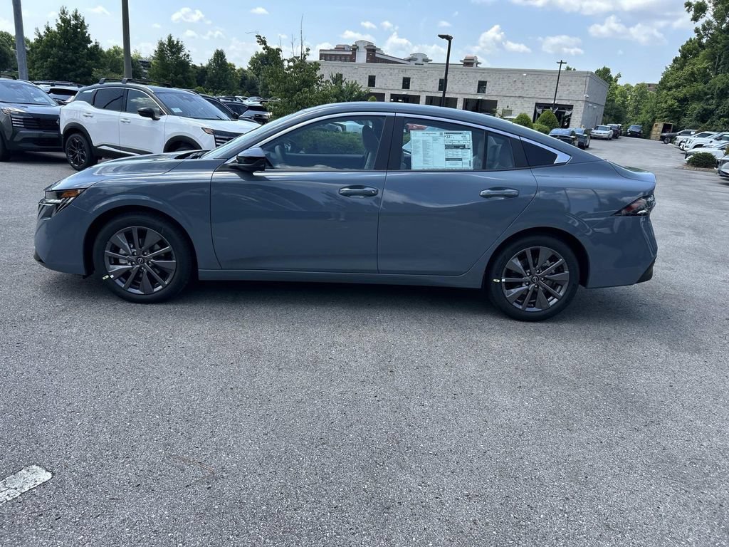 New 2026 Nissan Sentra SL w/ Floor Mat Package FWD image 4