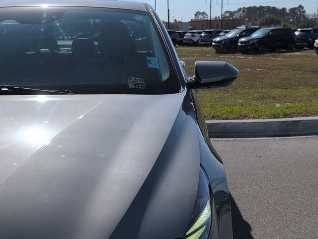 Used 2022 Hyundai Elantra Limited w/ Cargo Package image 12