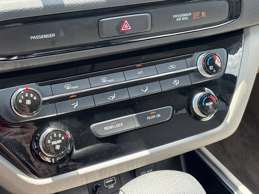Used 2020 Kia Sedona LX FWD image 26