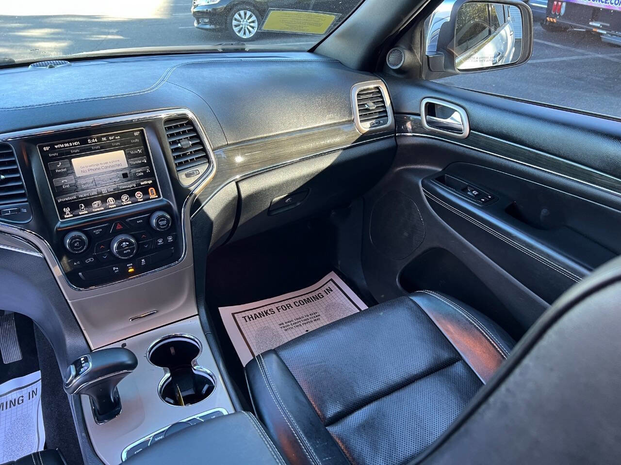 Used 2015 Jeep Grand Cherokee Overland AWD/4WD image 25