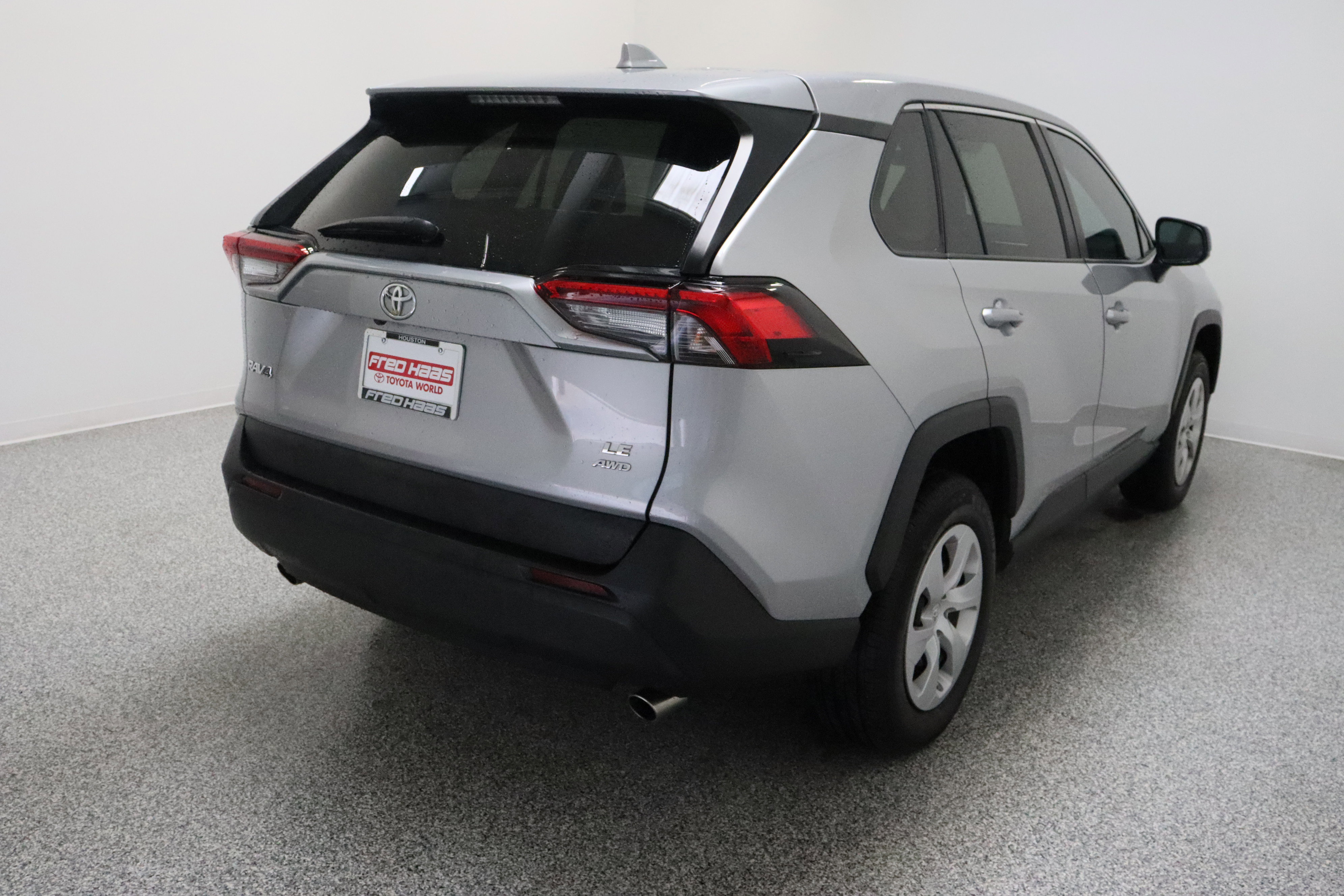 Used 2024 Toyota RAV4 LE image 7