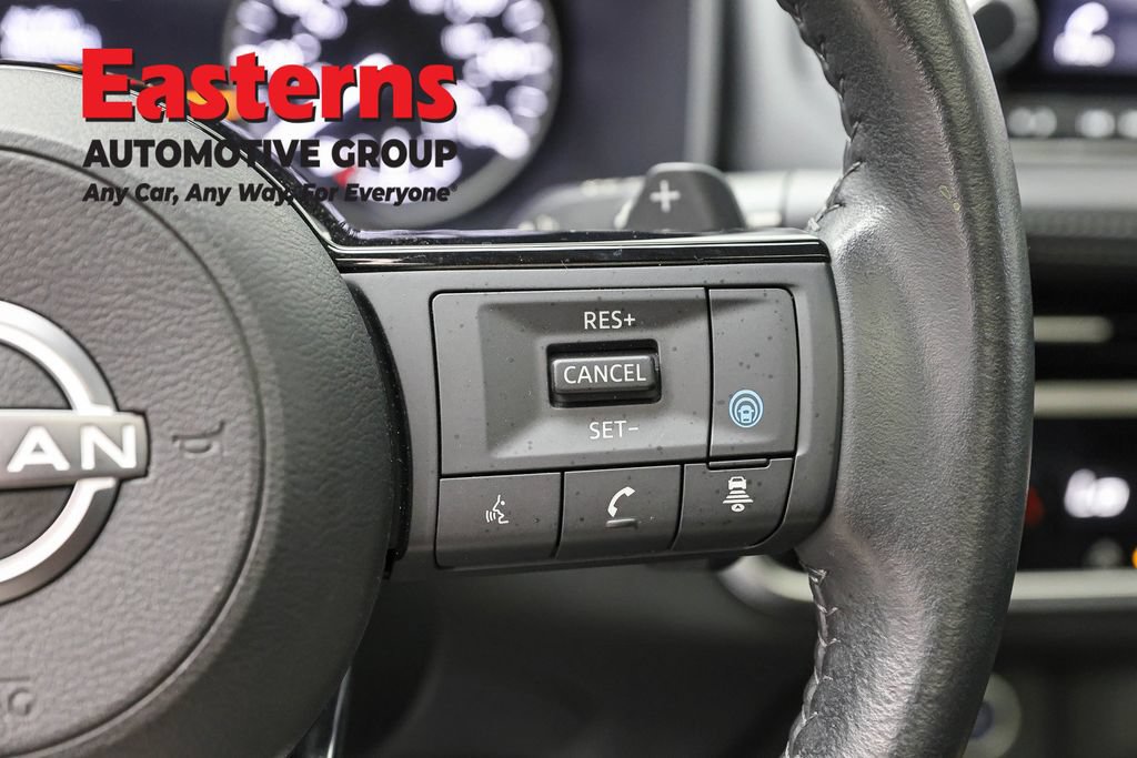 Used 2023 Nissan Rogue SL AWD/4WD image 16