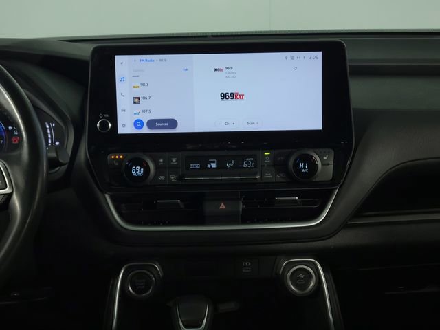 Used 2024 Toyota Grand Highlander XLE image 24