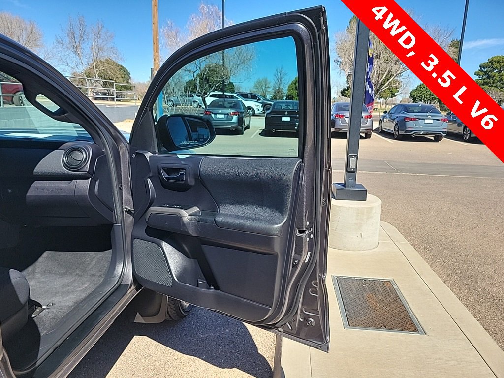 Used 2020 Toyota Tacoma TRD Sport image 17