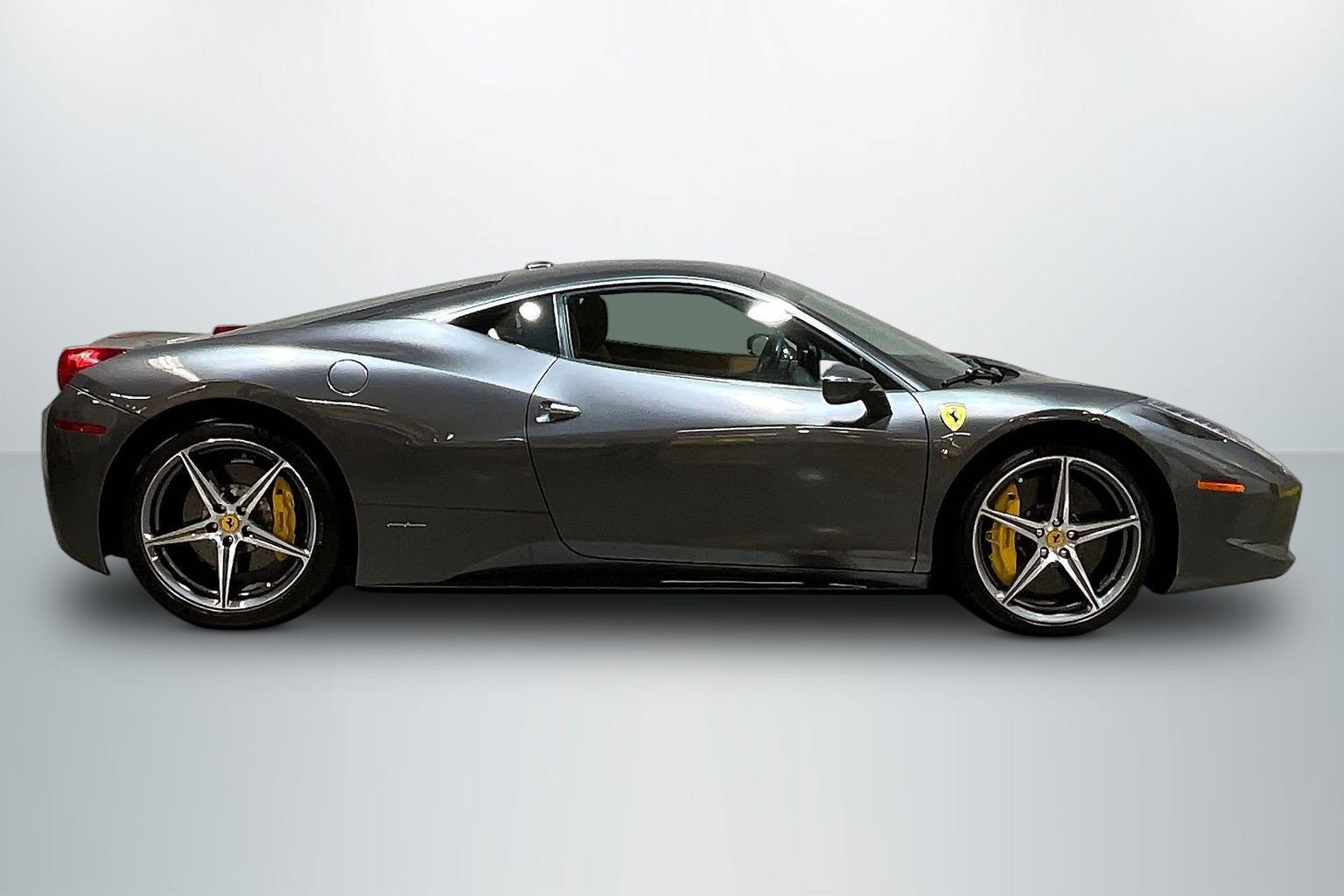 Used 2014 Ferrari 458 Italia Coupe RWD image 4