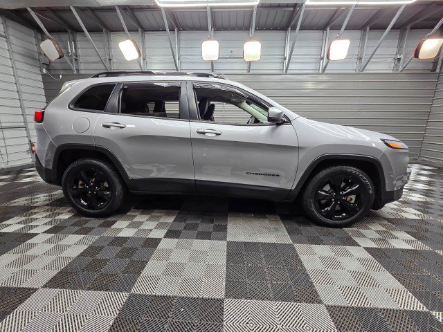 Used 2017 Jeep Cherokee High Altitude FWD image 9