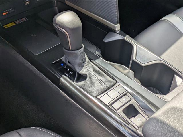 Used 2025 Toyota Camry SE image 17