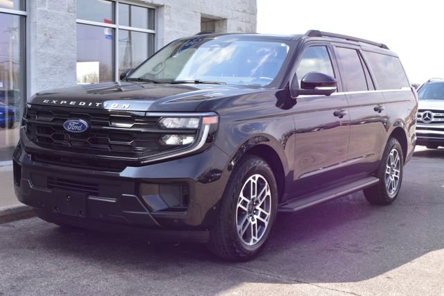 Used 2025 Ford Expedition Max Active AWD/4WD image 14