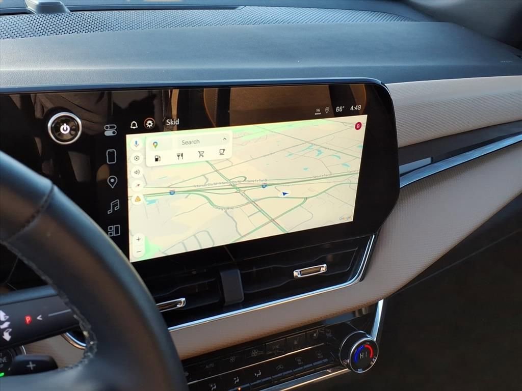 Used 2025 Chevrolet Equinox ACTIV w/ Safety and Technology Package image 17