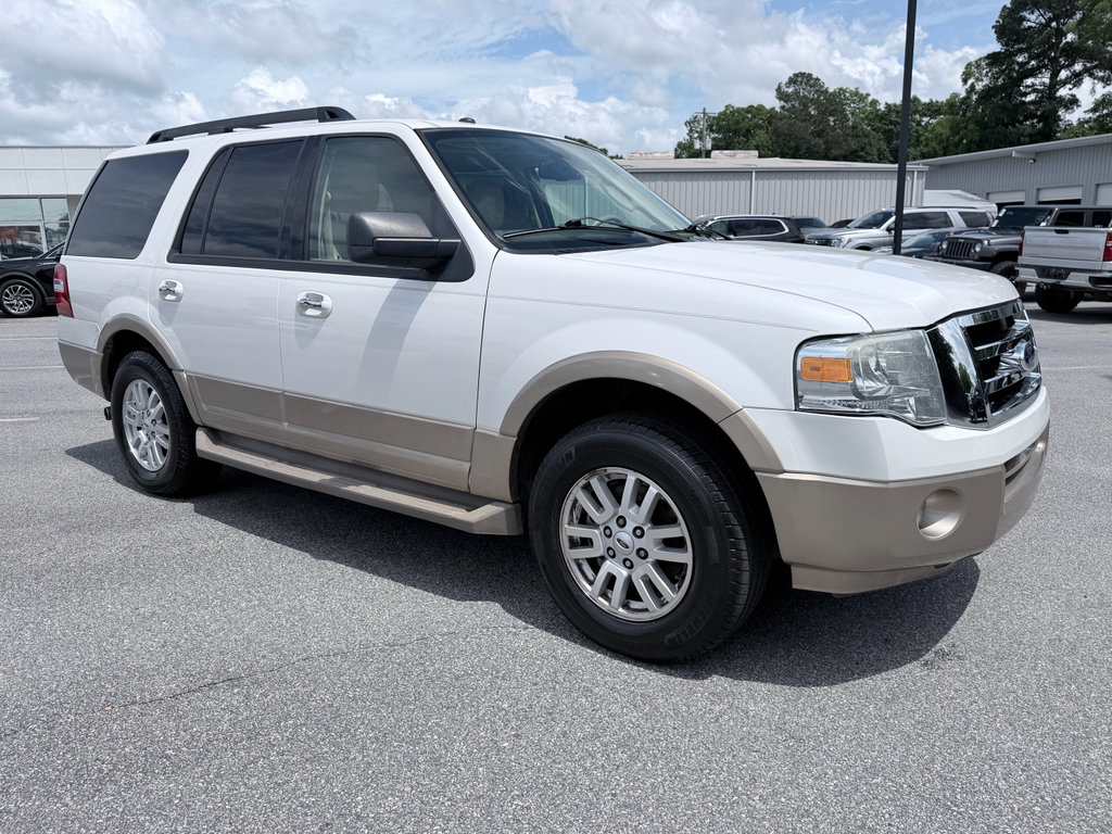Used 2014 Ford Expedition XLT w/ Equipment Group 202A RWD image 2