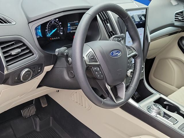 Certified 2024 Ford Edge Titanium w/ Equipment Group 301A AWD/4WD image 7