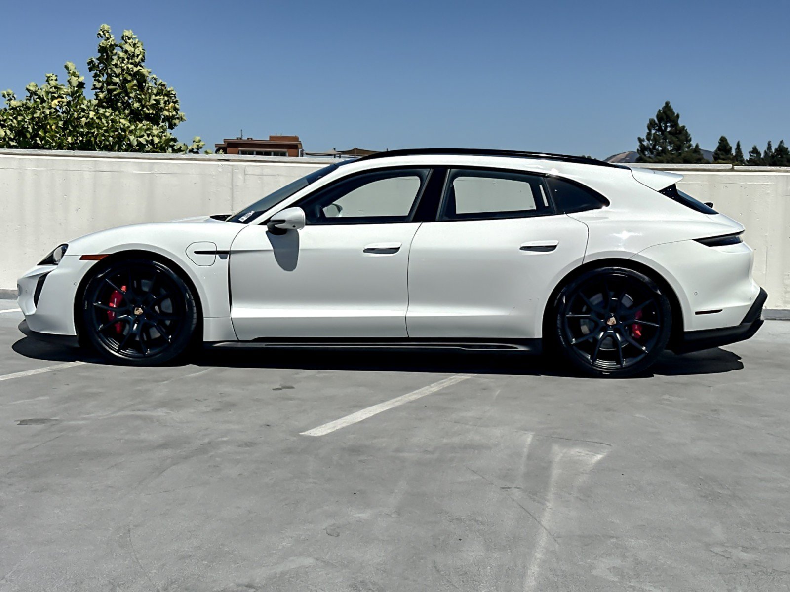 Used 2024 Porsche Taycan GTS AWD/4WD image 2