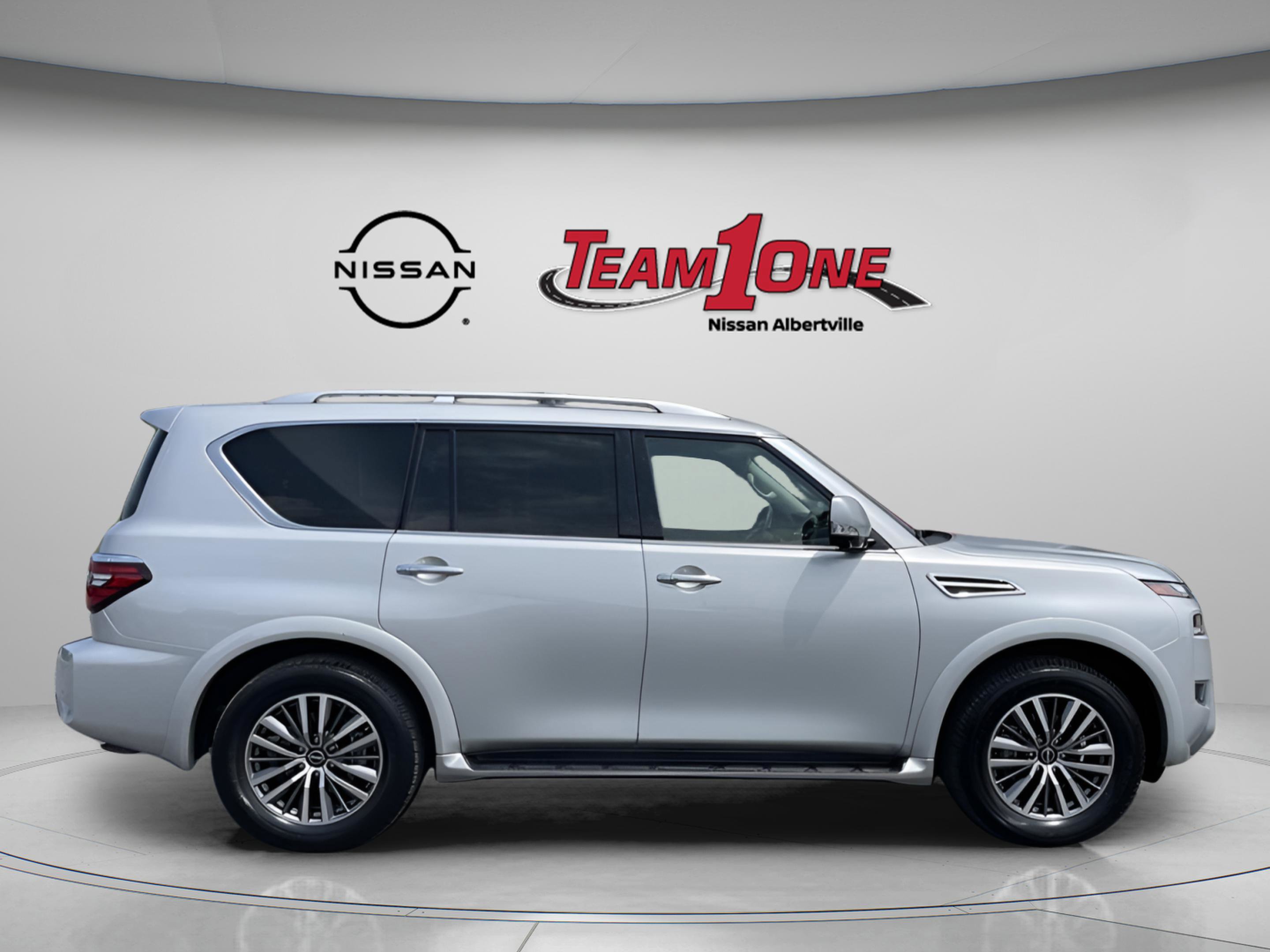 Used 2024 Nissan Armada SL w/ Captain's Chairs Package RWD image 9