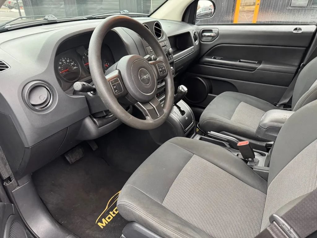 Used 2012 Jeep Compass Sport AWD/4WD image 5