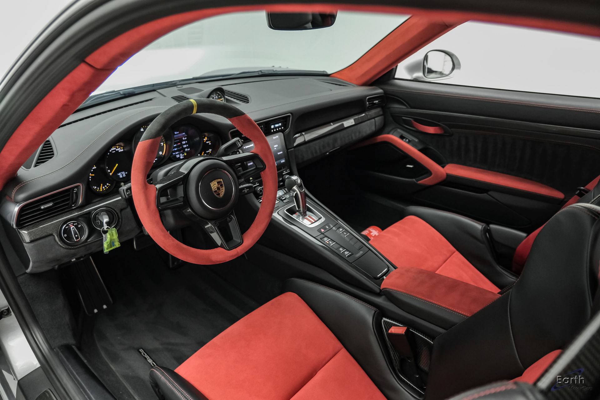 Used 2018 Porsche 911 GT2 RS RWD image 2