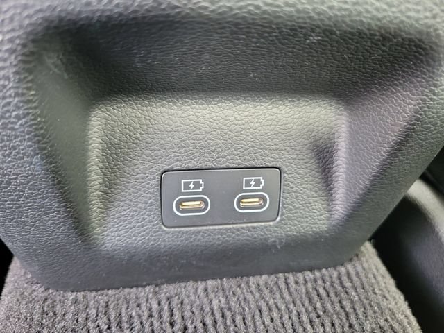 Used 2025 Genesis G70 2.5T AWD/4WD image 9