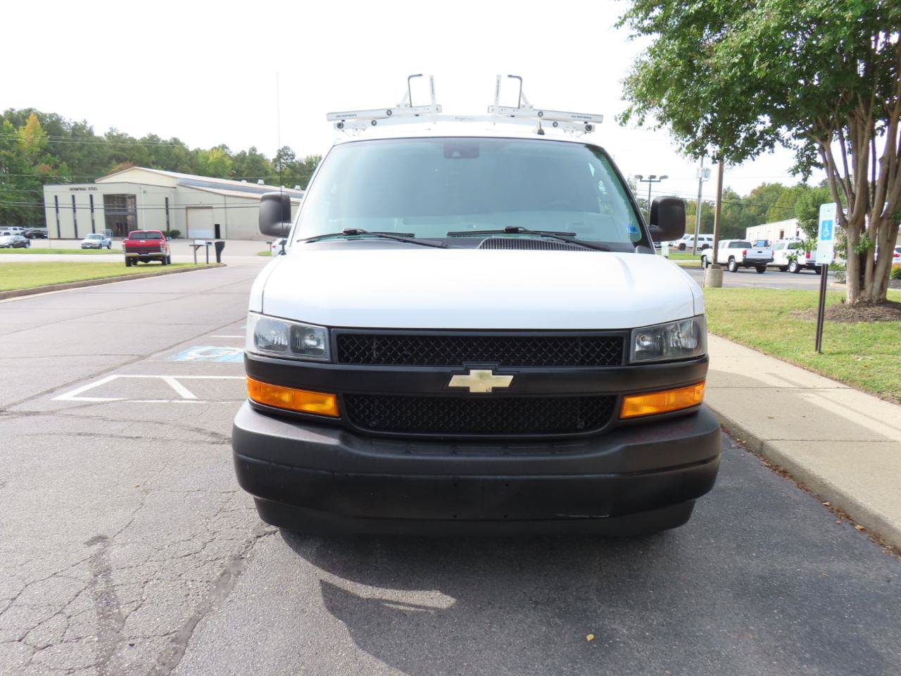 Used 2020 Chevrolet Express 3500 w/ Driver Convenience Package RWD image 12