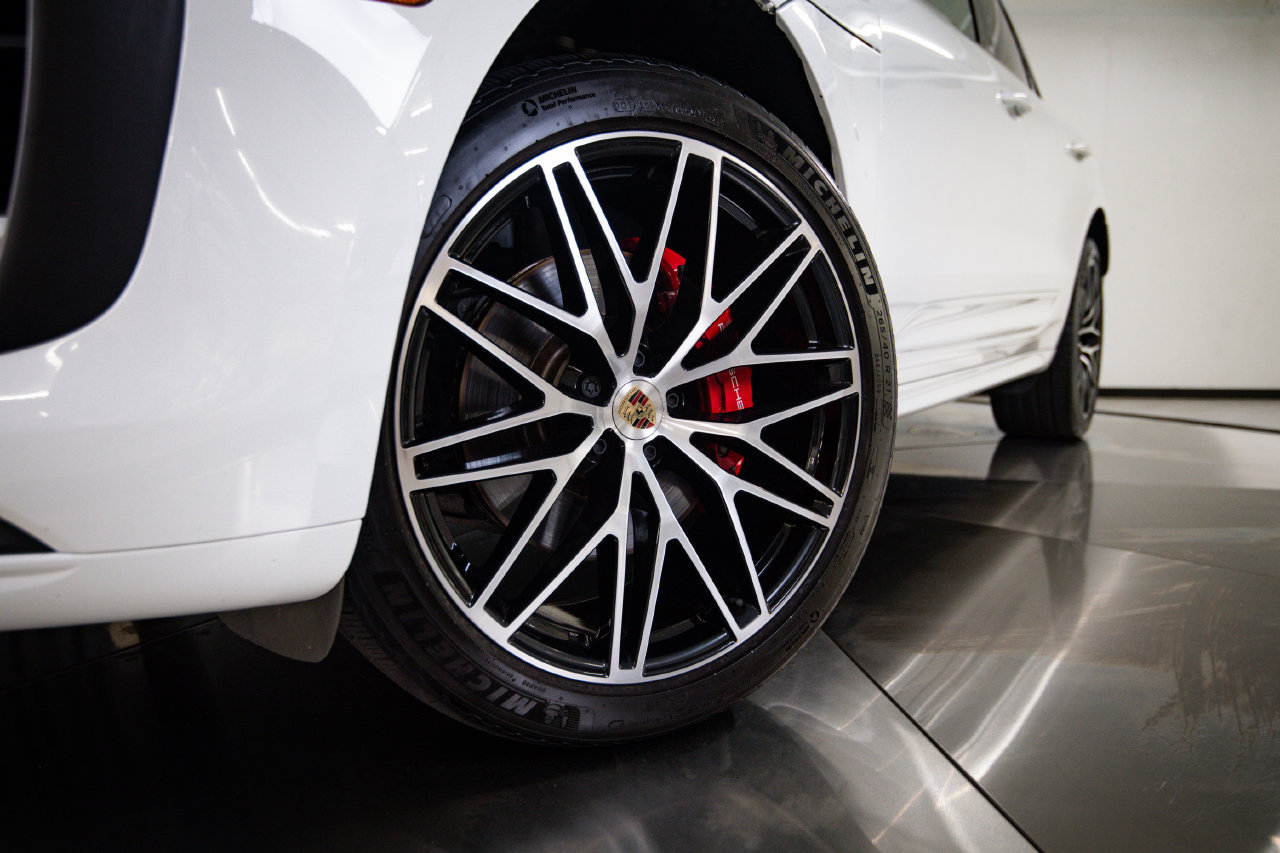 Certified 2023 Porsche Macan S AWD/4WD image 12