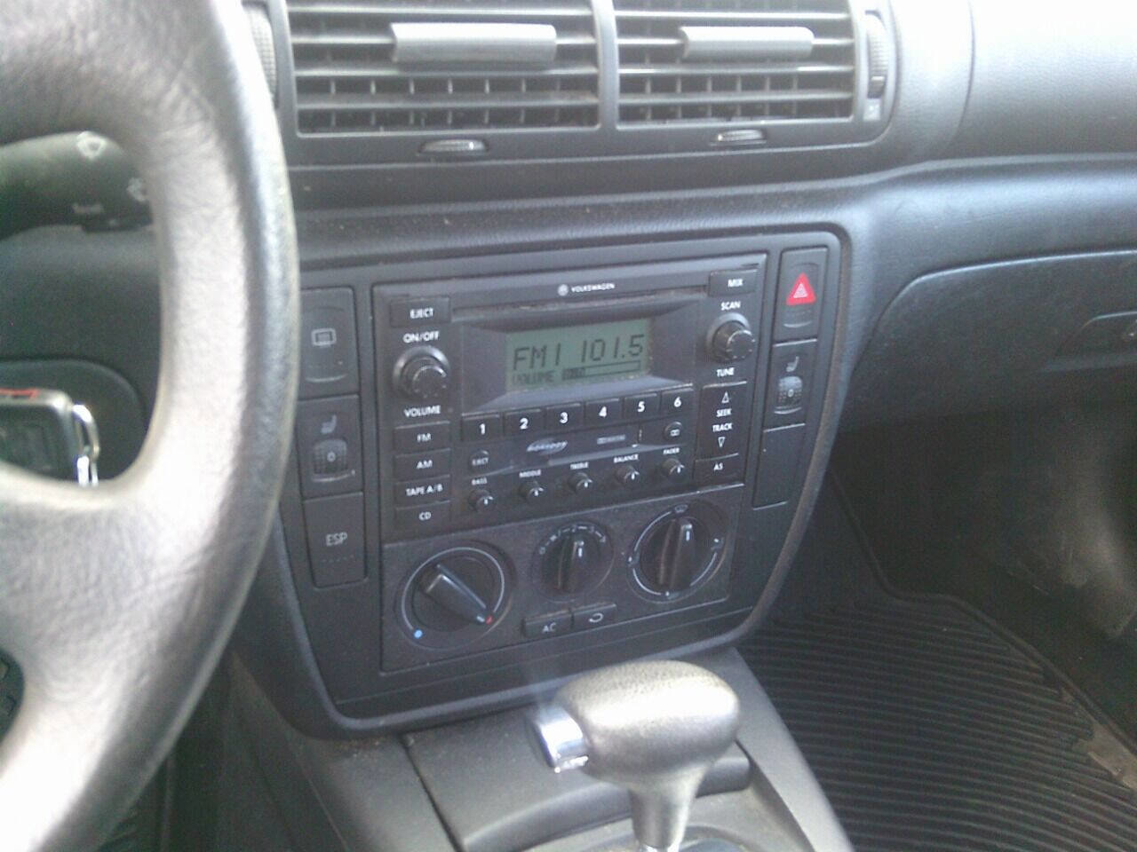 Used 2004 Volkswagen Passat GLS image 7