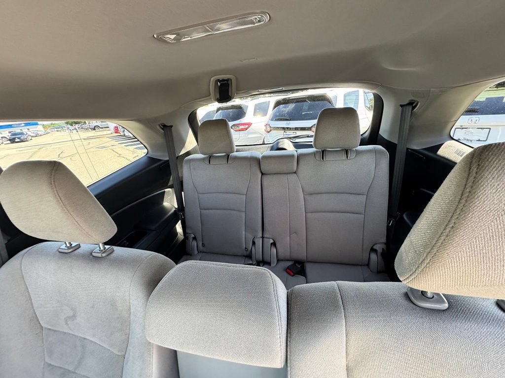 Used 2017 Honda Pilot EX image 25