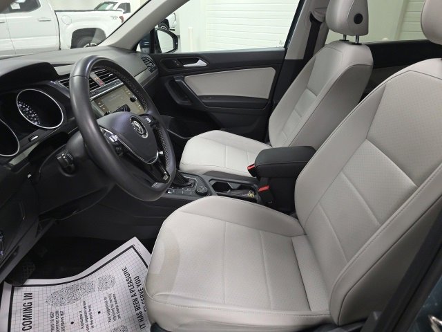 Used 2021 Volkswagen Tiguan SE w/ Panoramic Sunroof Package image 15