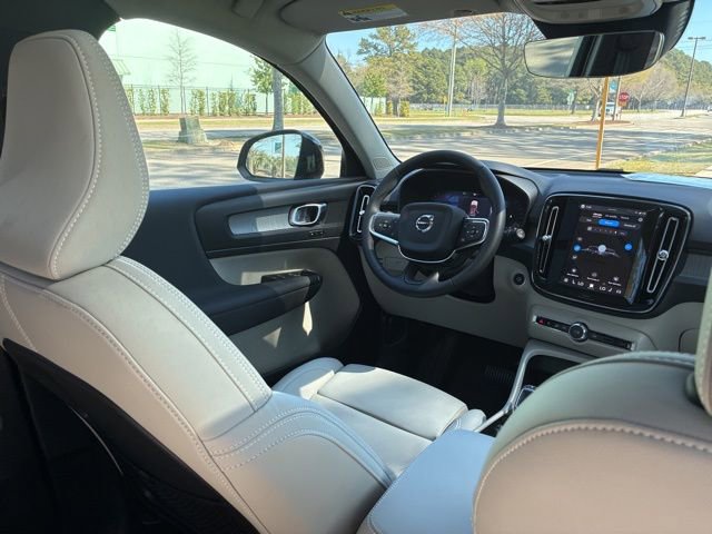 New 2026 Volvo XC40 B5 Plus w/ Protection Package Premier AWD/4WD image 26