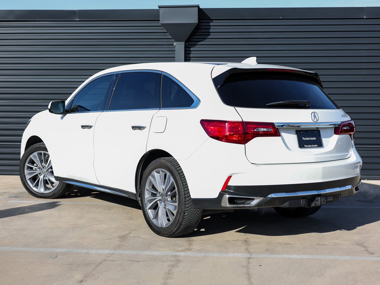 Used 2017 Acura MDX FWD w/ Technology Package image 3