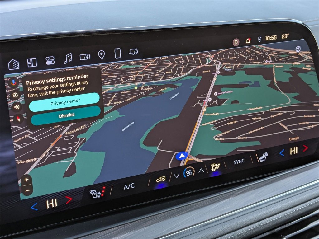 Used 2025 Chevrolet Suburban Z71 image 25