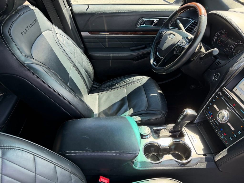 Used 2017 Ford Explorer Platinum image 17