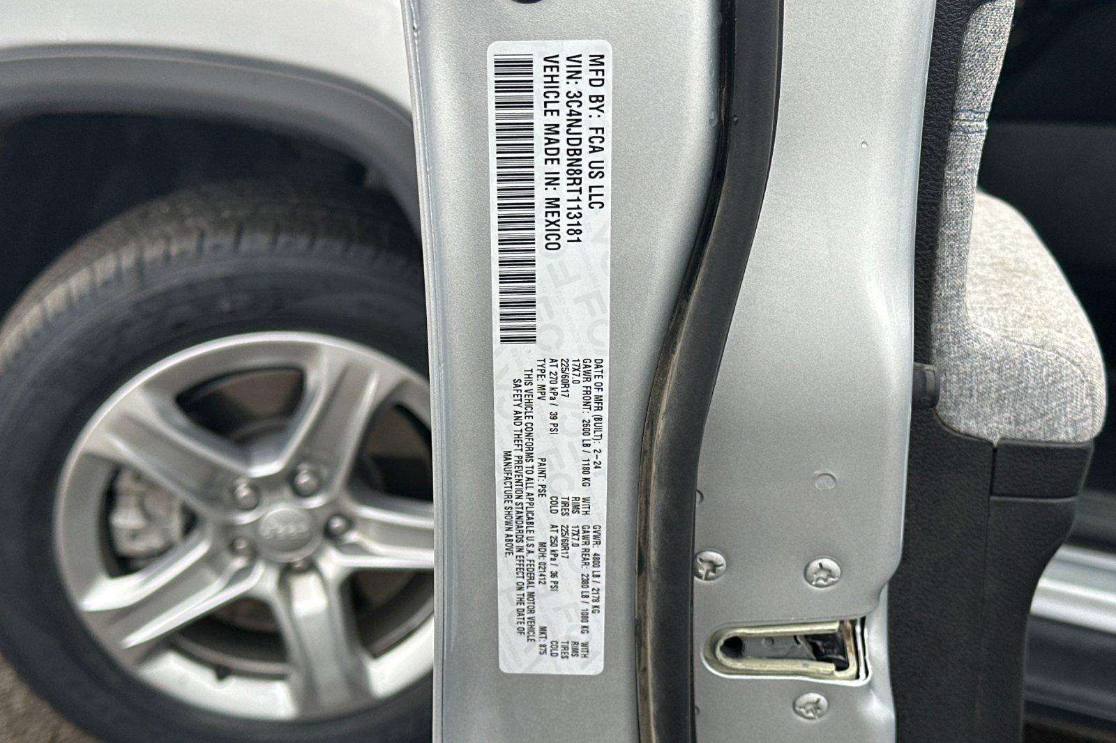 Used 2024 Jeep Compass Latitude image 52