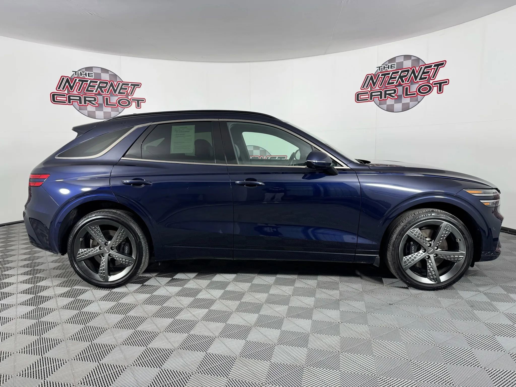 Used 2023 Genesis GV70 2.5T w/ Sport Prestige Package image 8